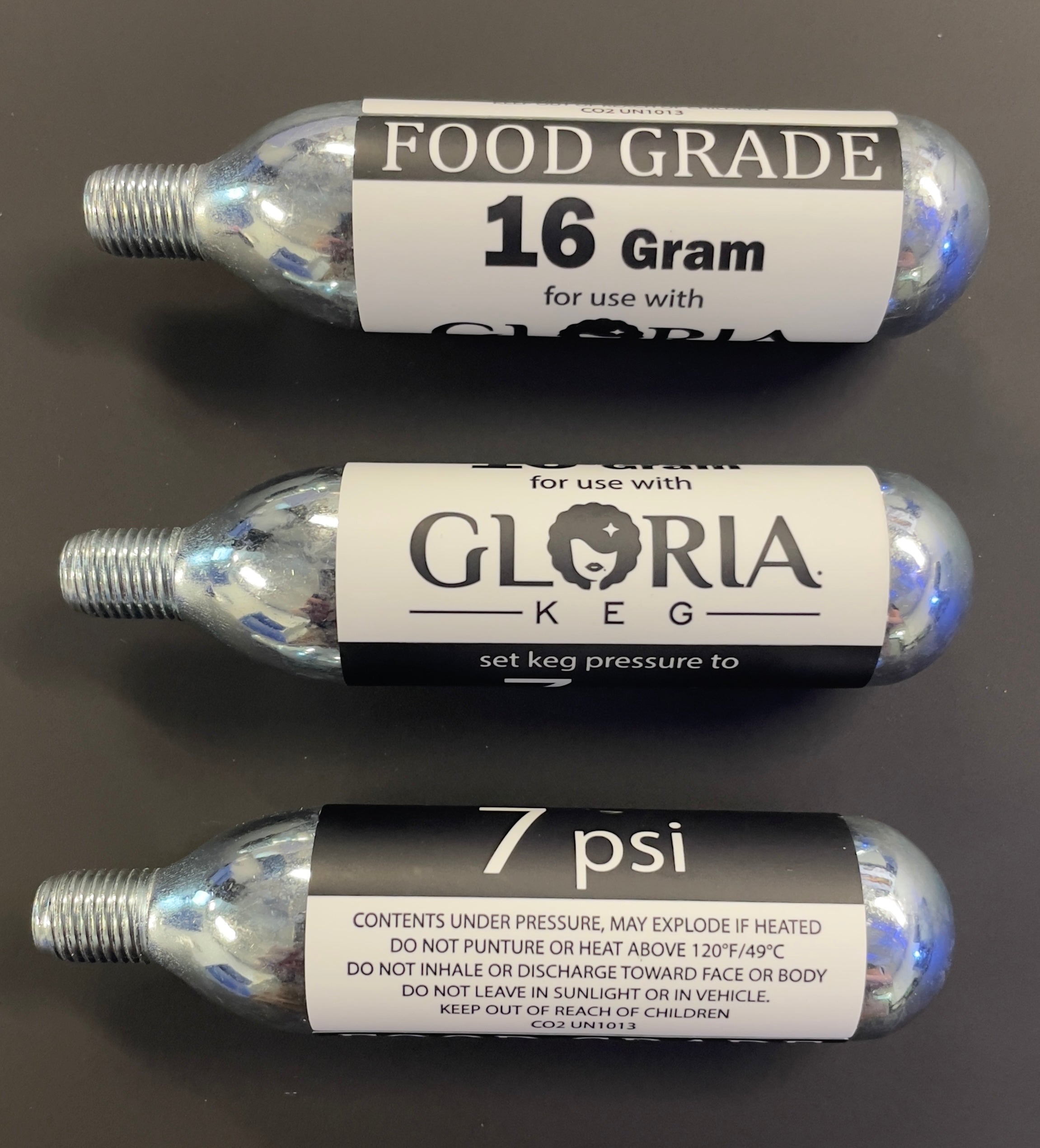 A pack of ten silver-colored 16-gram threaded CO2 cartridges placed in a white box for use with 7L Gloria Keg and 7L Gloria Rose